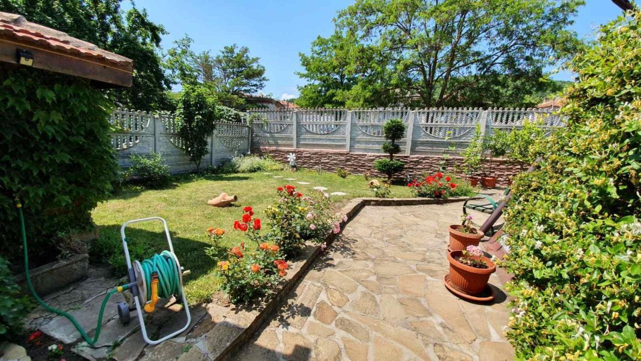 Marianas Guesthouse Obzor Buitenkant foto