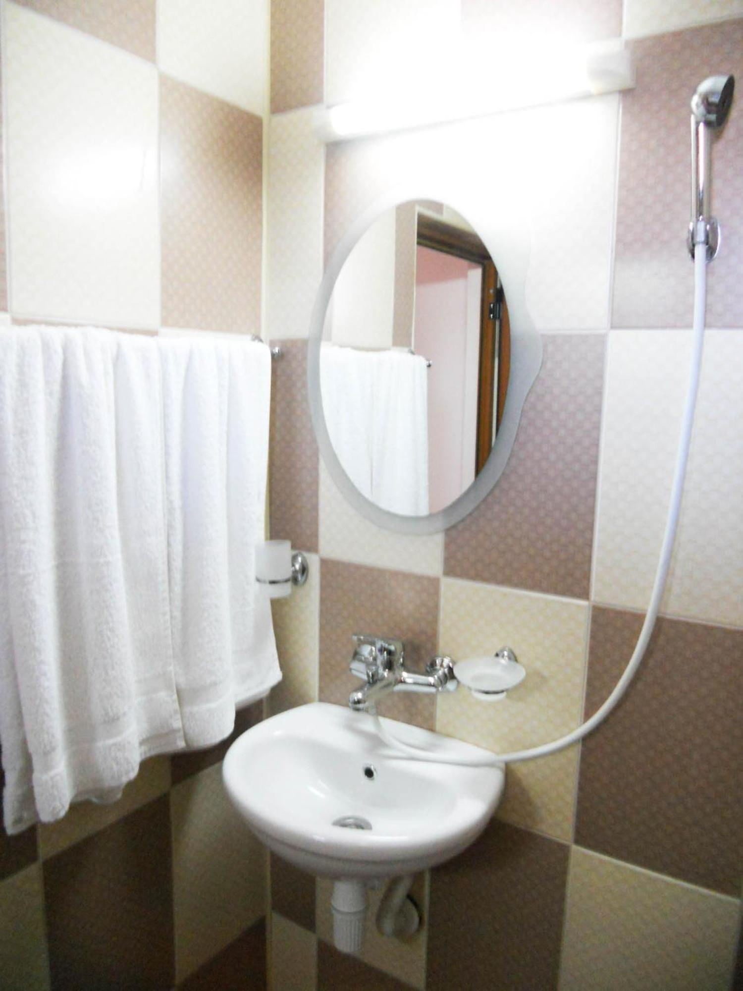 Marianas Guesthouse Obzor Buitenkant foto