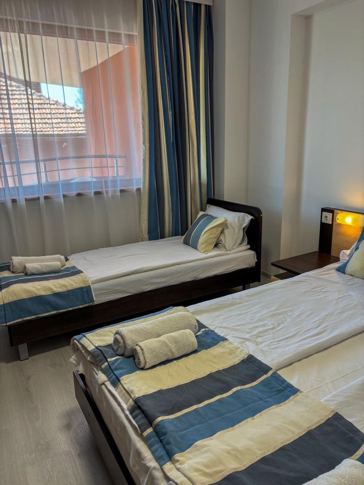 Marianas Guesthouse Obzor Buitenkant foto