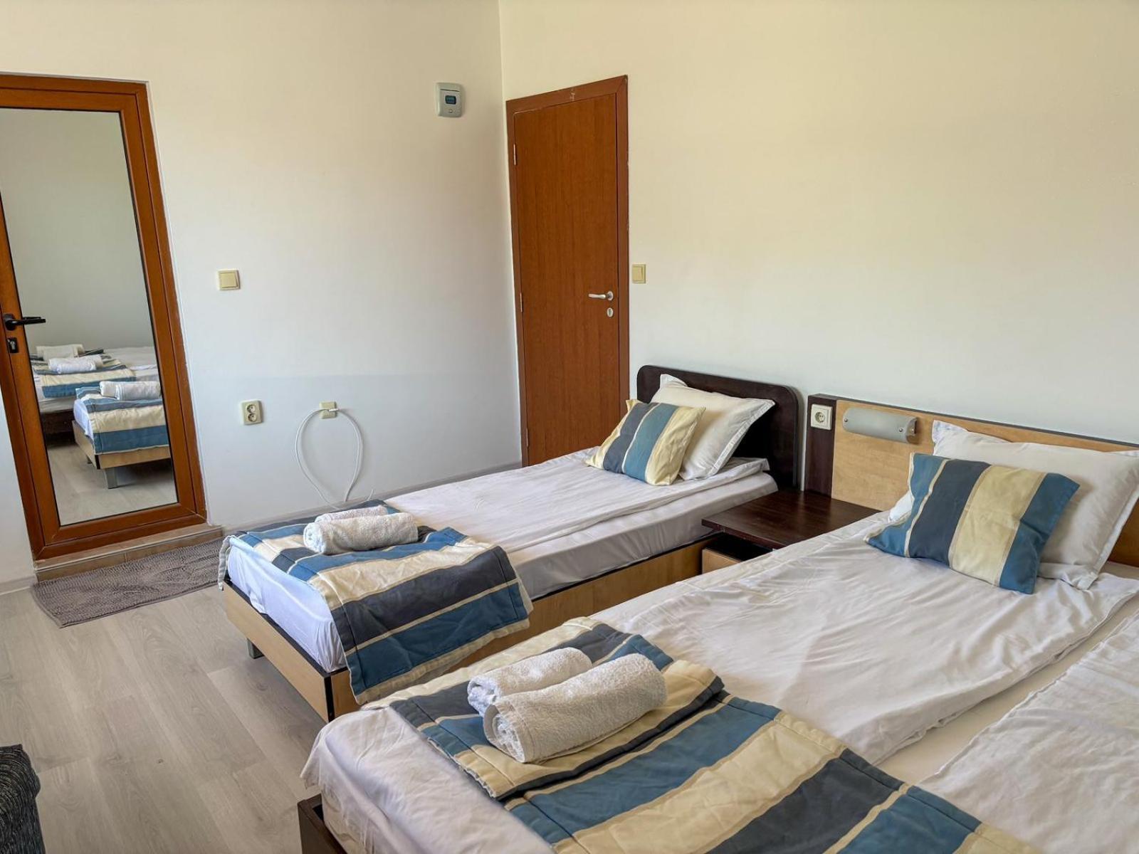 Marianas Guesthouse Obzor Buitenkant foto