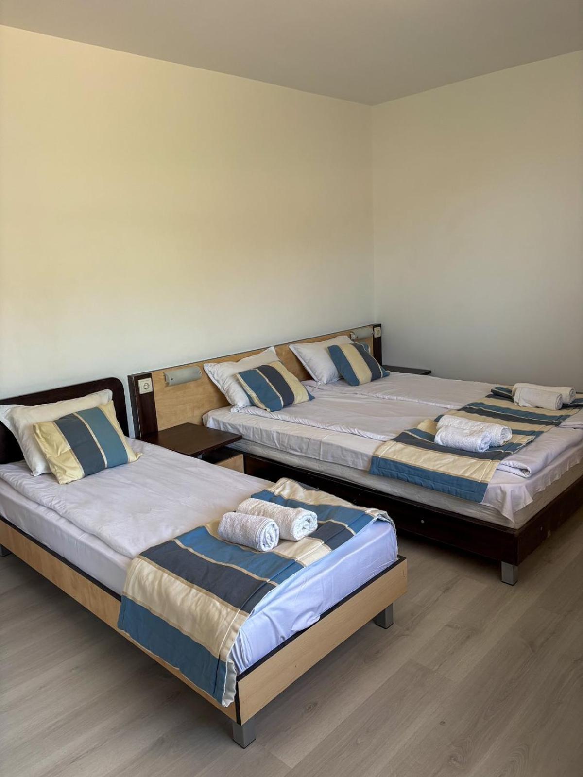 Marianas Guesthouse Obzor Buitenkant foto