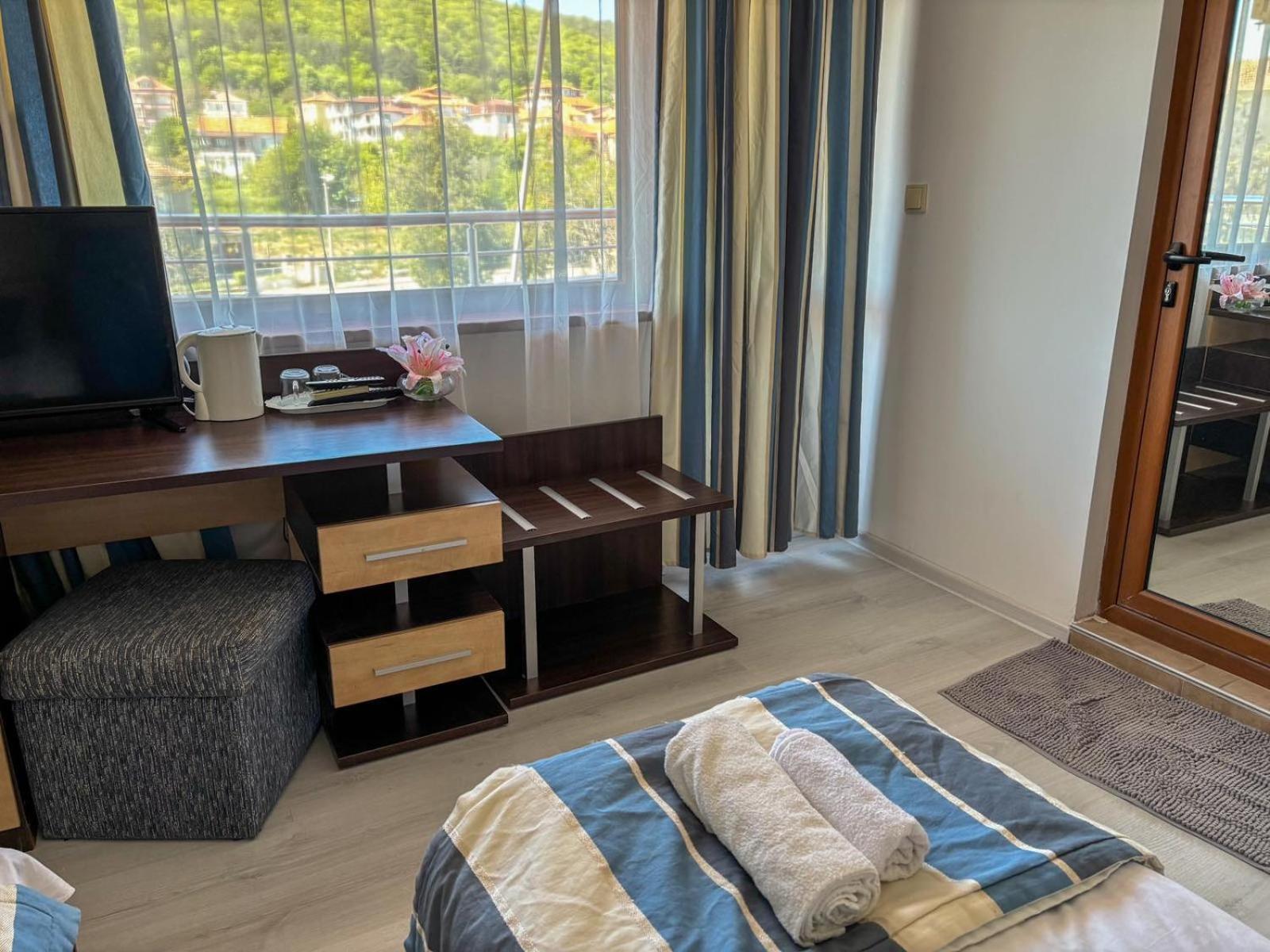 Marianas Guesthouse Obzor Buitenkant foto