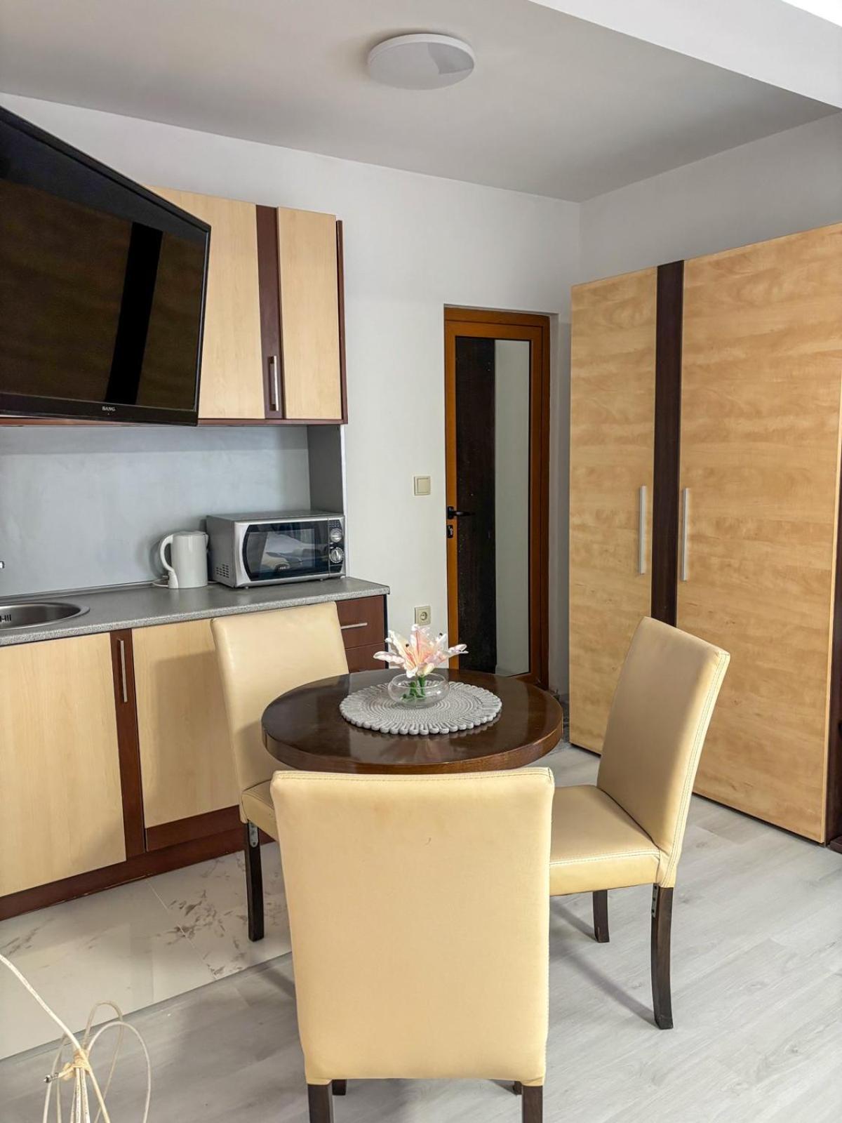 Marianas Guesthouse Obzor Buitenkant foto