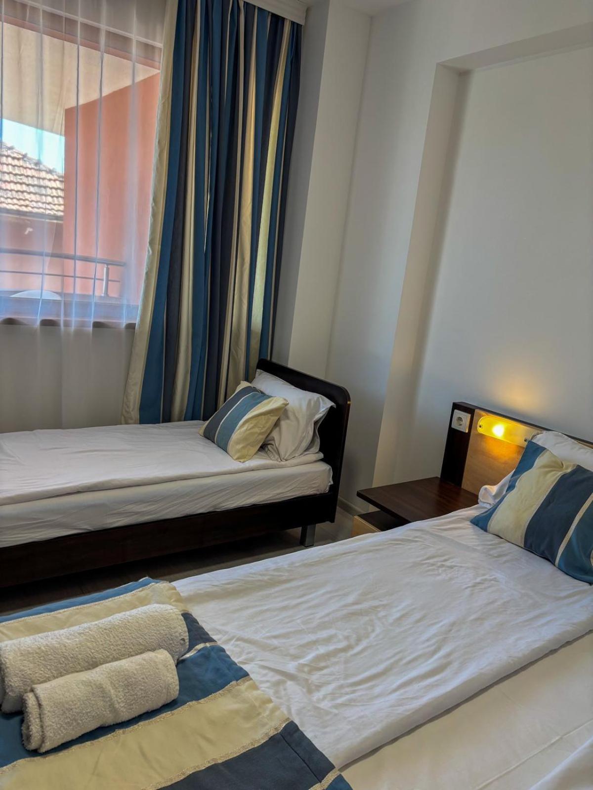 Marianas Guesthouse Obzor Buitenkant foto